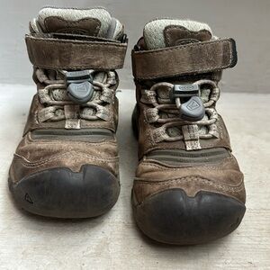 Keen toddler hiking boots